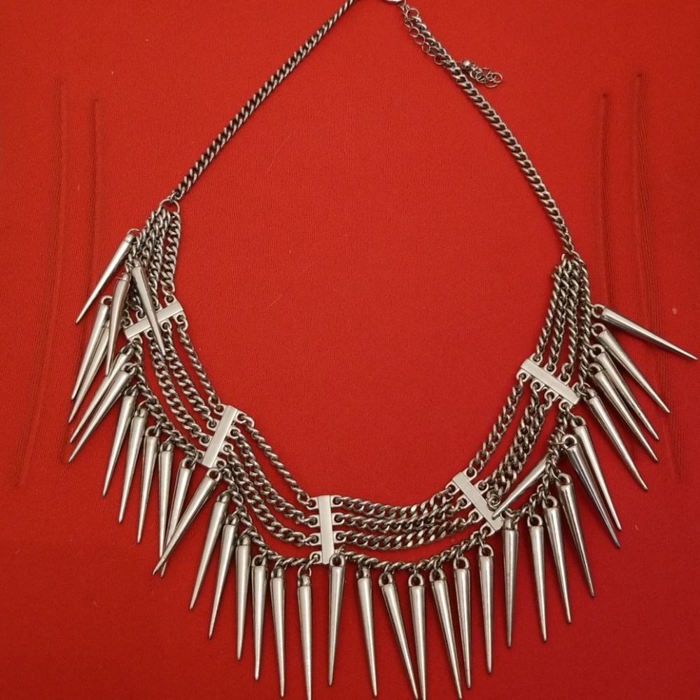 Edgy Necklace!